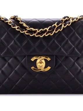 CHANEL Black Quilted Shoulder Bag with Gold Hardware
